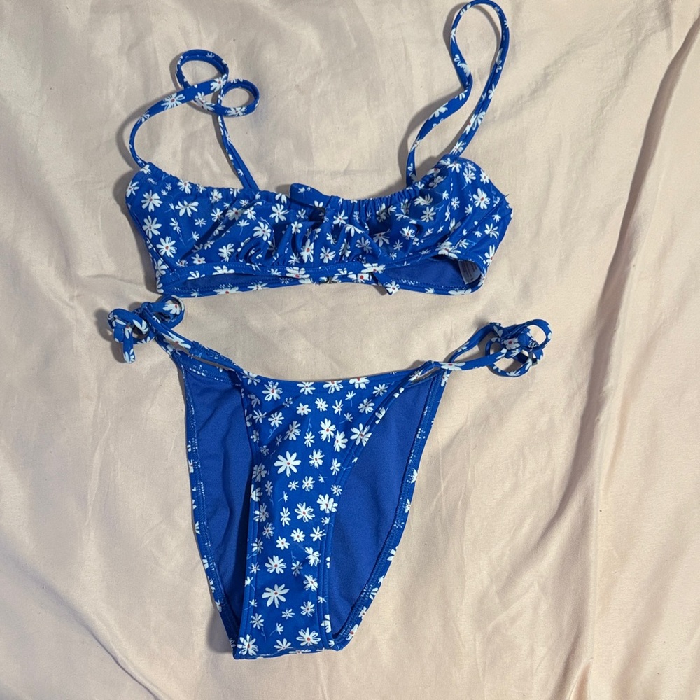 Xhilaration Bikini Set in Blue and White Floral (NEVER WORN)